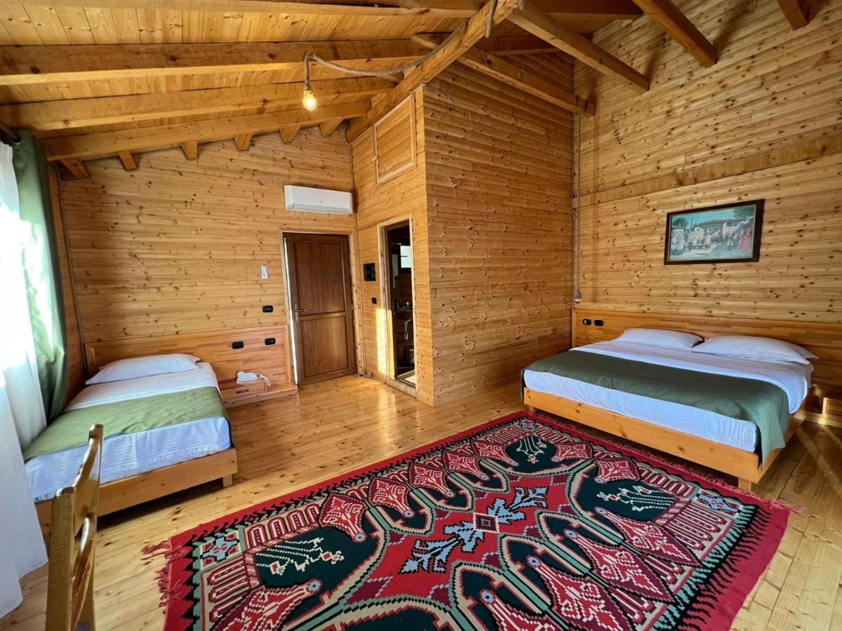 Wooden House Hotel Canaj Exterior foto
